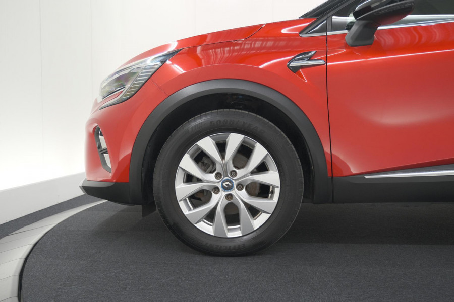 Renault Captur 1.6 E-Tech Plug-in Hybrid 160 Intens | Pack Winter | Apple Carplay | 9.3 Inch Groot Scherm | Parkeersensoren