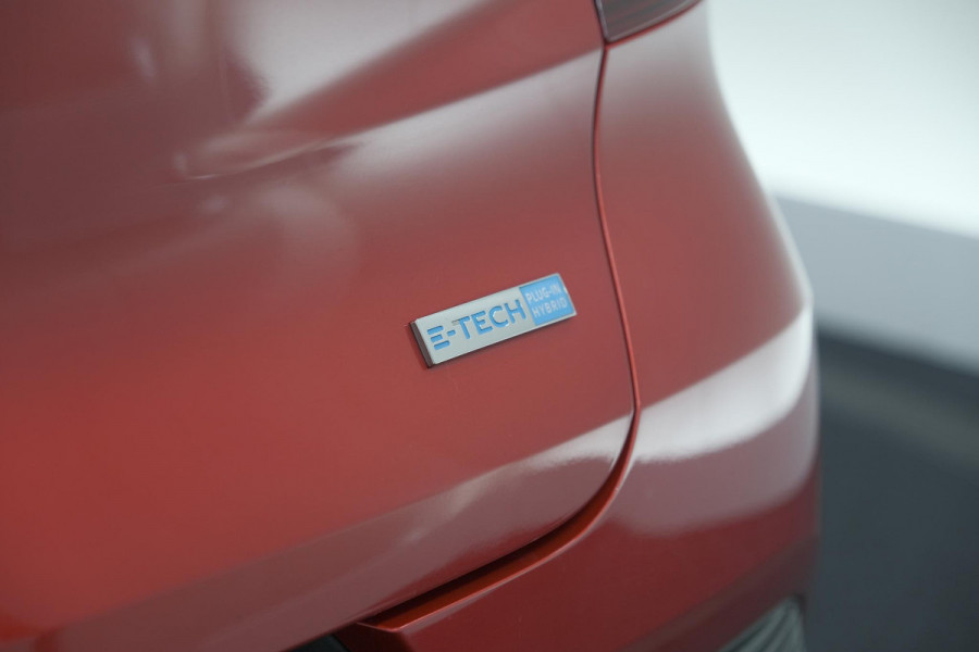 Renault Captur 1.6 E-Tech Plug-in Hybrid 160 Intens | Pack Winter | Apple Carplay | 9.3 Inch Groot Scherm | Parkeersensoren