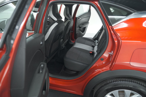 Renault Captur 1.6 E-Tech Plug-in Hybrid 160 Intens | Pack Winter | Apple Carplay | 9.3 Inch Groot Scherm | Parkeersensoren