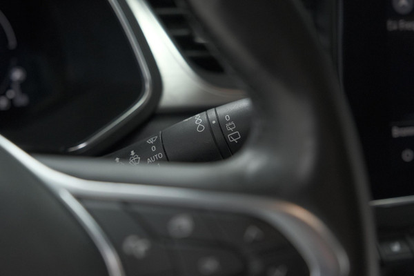 Renault Captur 1.6 E-Tech Plug-in Hybrid 160 Intens | Pack Winter | Apple Carplay | 9.3 Inch Groot Scherm | Parkeersensoren