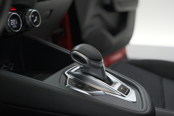 Renault Captur 1.6 E-Tech Plug-in Hybrid 160 Intens | Pack Winter | Apple Carplay | 9.3 Inch Groot Scherm | Parkeersensoren