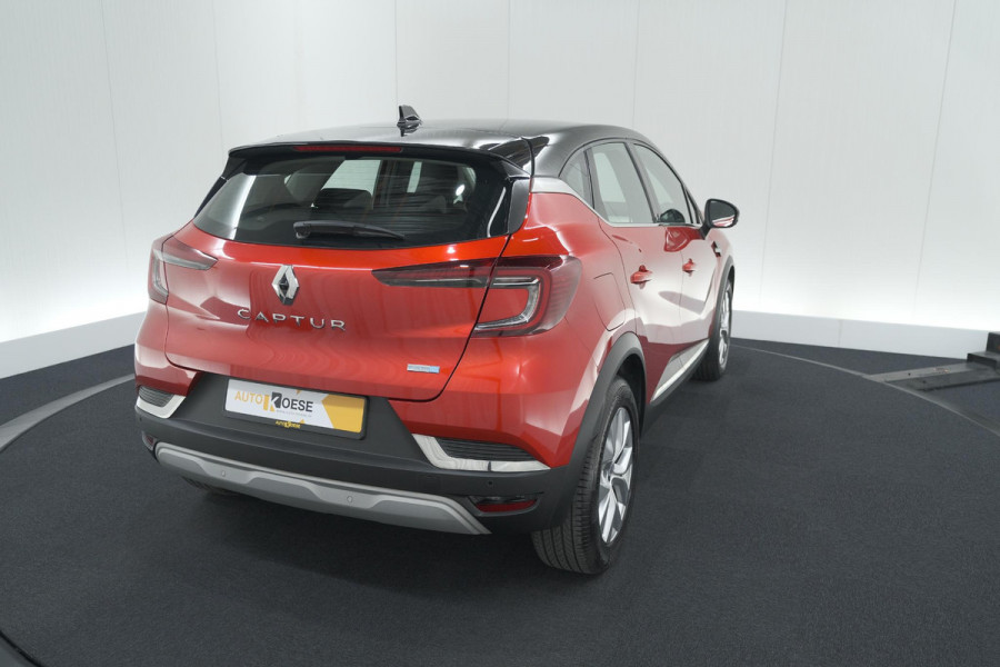Renault Captur 1.6 E-Tech Plug-in Hybrid 160 Intens | Pack Winter | Apple Carplay | 9.3 Inch Groot Scherm | Parkeersensoren