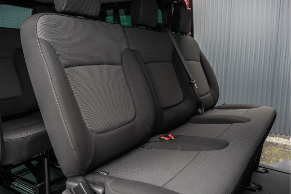 Renault Trafic Blue dCi 150PK | L2H1 | 9-Zits | Incl. BTW/BPM | LED LED | Camera | Navi | Zijschuifdeur R+L | Cruise | Airco | PDC