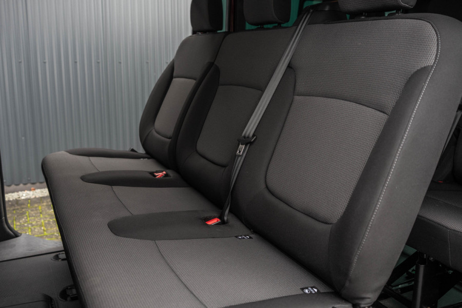 Renault Trafic Blue dCi 150PK | L2H1 | 9-Zits | Incl. BTW/BPM | LED LED | Camera | Navi | Zijschuifdeur R+L | Cruise | Airco | PDC