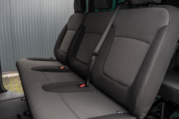 Renault Trafic Blue dCi 150PK | L2H1 | 9-Zits | Incl. BTW/BPM | LED LED | Camera | Navi | Zijschuifdeur R+L | Cruise | Airco | PDC