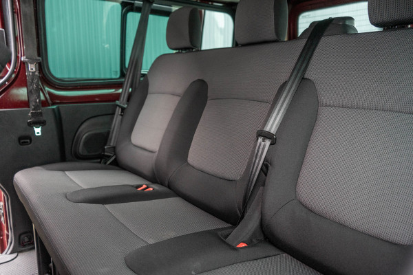 Renault Trafic Blue dCi 150PK | L2H1 | 9-Zits | Incl. BTW/BPM | LED LED | Camera | Navi | Zijschuifdeur R+L | Cruise | Airco | PDC