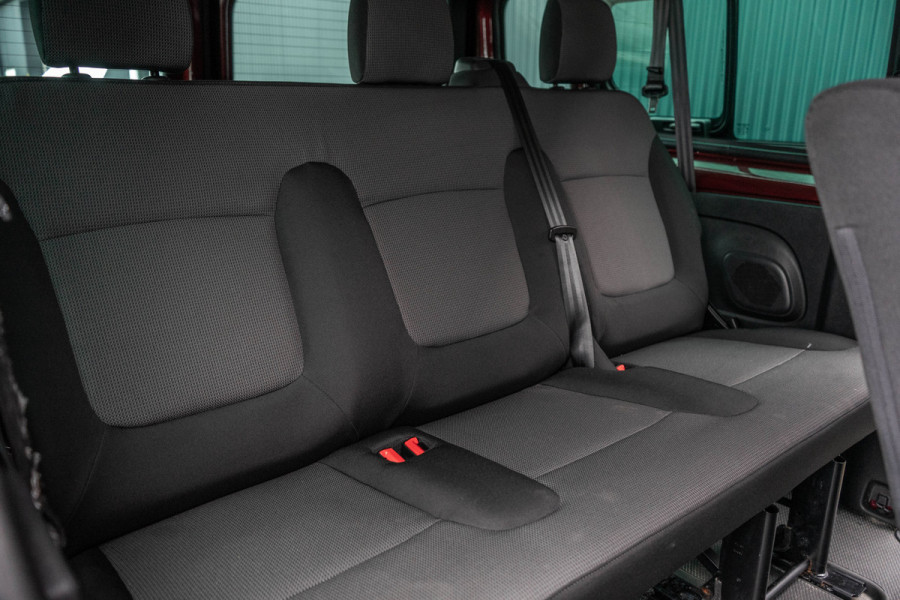 Renault Trafic Blue dCi 150PK | L2H1 | 9-Zits | Incl. BTW/BPM | LED LED | Camera | Navi | Zijschuifdeur R+L | Cruise | Airco | PDC