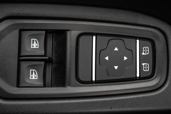 Renault Trafic Blue dCi 150PK | L2H1 | 9-Zits | Incl. BTW/BPM | LED LED | Camera | Navi | Zijschuifdeur R+L | Cruise | Airco | PDC