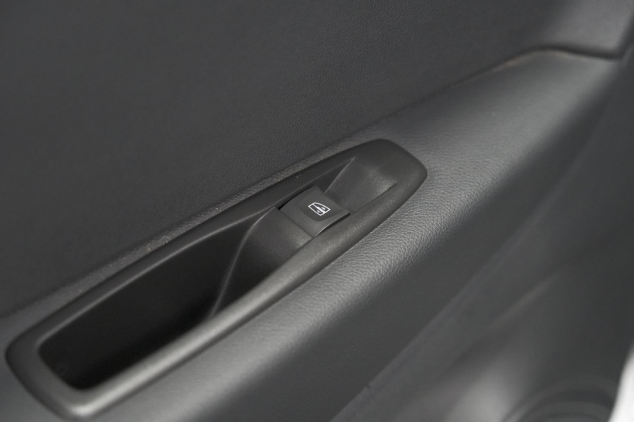 Renault Captur TCe 90 Intens | Trekhaak | AllSeason banden | Navigatie | Parkeersensoren