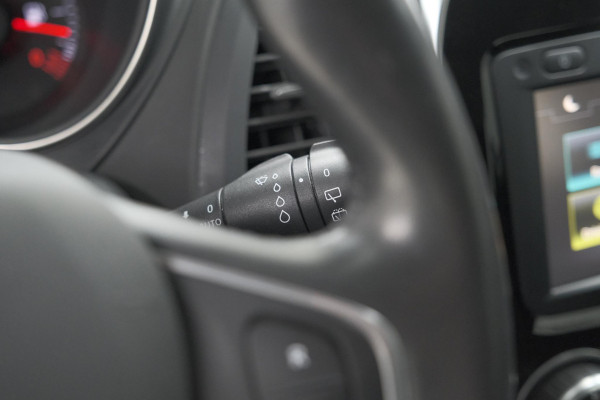 Renault Captur TCe 90 Intens | Trekhaak | AllSeason banden | Navigatie | Parkeersensoren