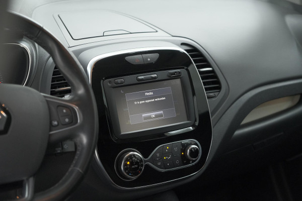 Renault Captur TCe 90 Intens | Trekhaak | AllSeason banden | Navigatie | Parkeersensoren