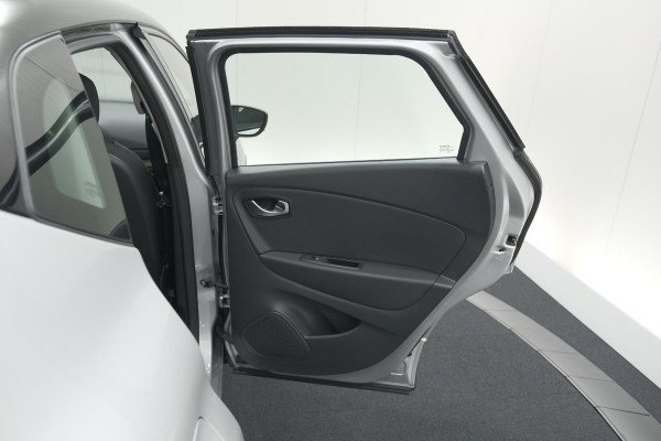 Renault Captur TCe 90 Intens | Trekhaak | AllSeason banden | Navigatie | Parkeersensoren