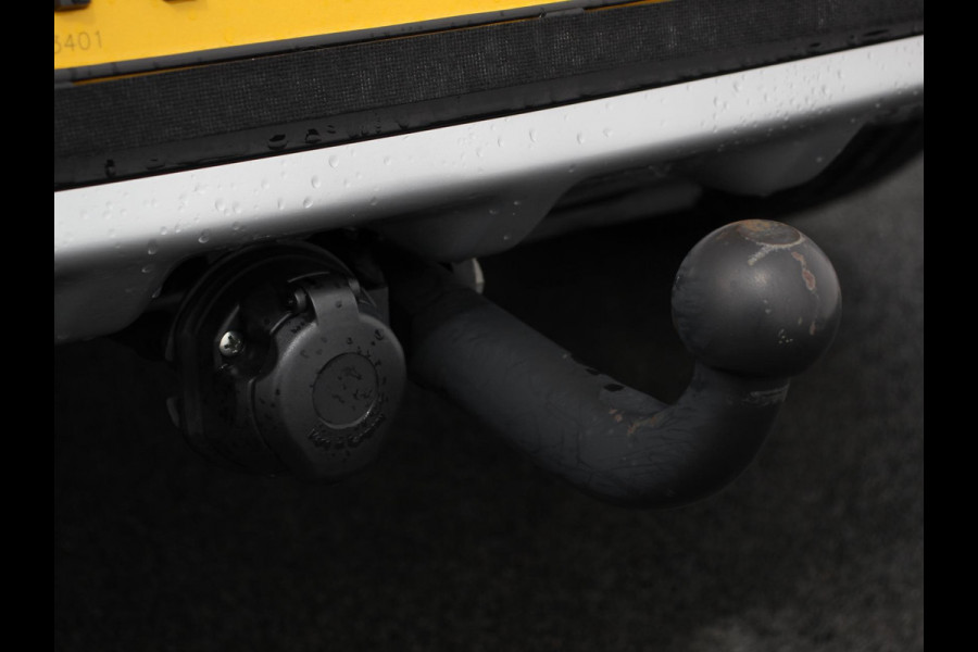 Kia Niro 1.6 GDi Automaat Hybrid DynamicLine | Trekhaak | Navigatie | Camera | Parkeer sensoren V+A | Cruise Control | Lichtmetalen Velgen | Extra getint glas | Keyless