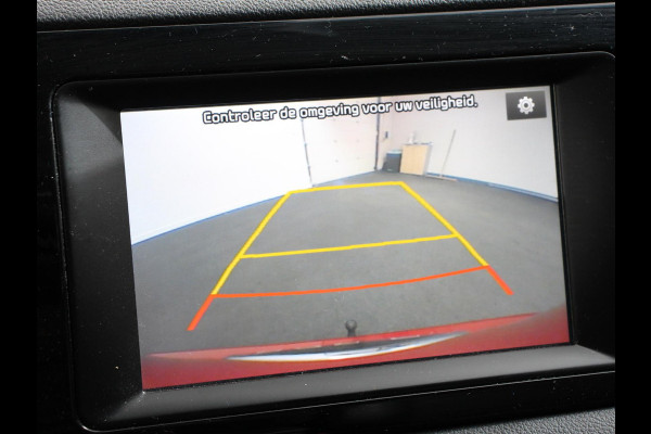 Kia Niro 1.6 GDi Automaat Hybrid DynamicLine | Trekhaak | Navigatie | Camera | Parkeer sensoren V+A | Cruise Control | Lichtmetalen Velgen | Extra getint glas | Keyless