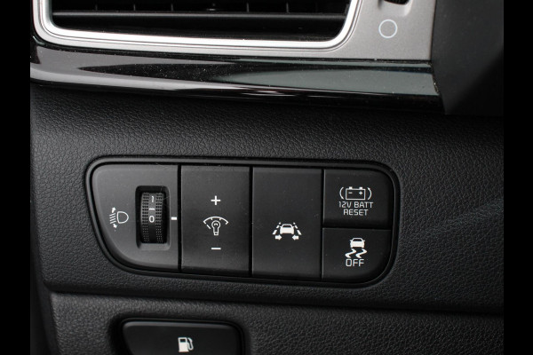 Kia Niro 1.6 GDi Automaat Hybrid DynamicLine | Trekhaak | Navigatie | Camera | Parkeer sensoren V+A | Cruise Control | Lichtmetalen Velgen | Extra getint glas | Keyless