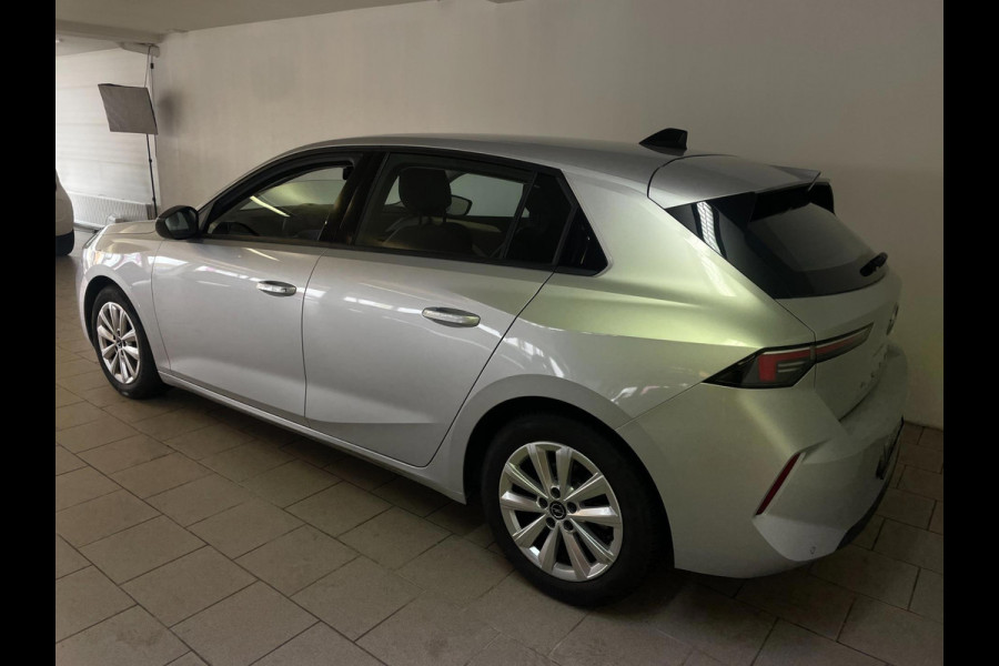 Opel Astra 1.2 Edition 110PK AIRCO NAVI CRUISE TREKHAAK ELEK RAMEN APPLE CARPLAY MULTI STUUR START KNOP VELGEN NIEUWSTAAT