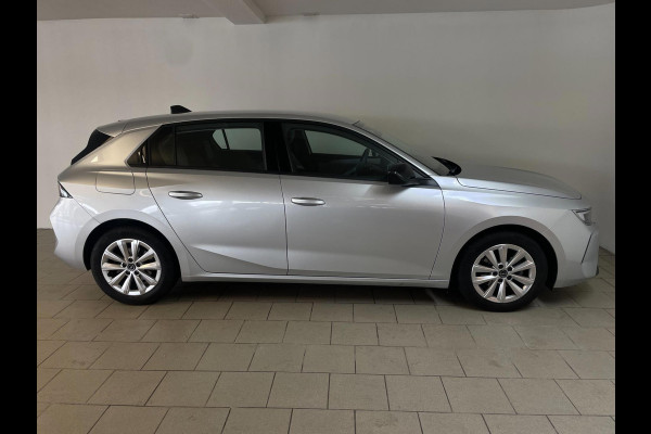 Opel Astra 1.2 Edition 110PK AIRCO NAVI CRUISE TREKHAAK ELEK RAMEN APPLE CARPLAY MULTI STUUR START KNOP VELGEN NIEUWSTAAT