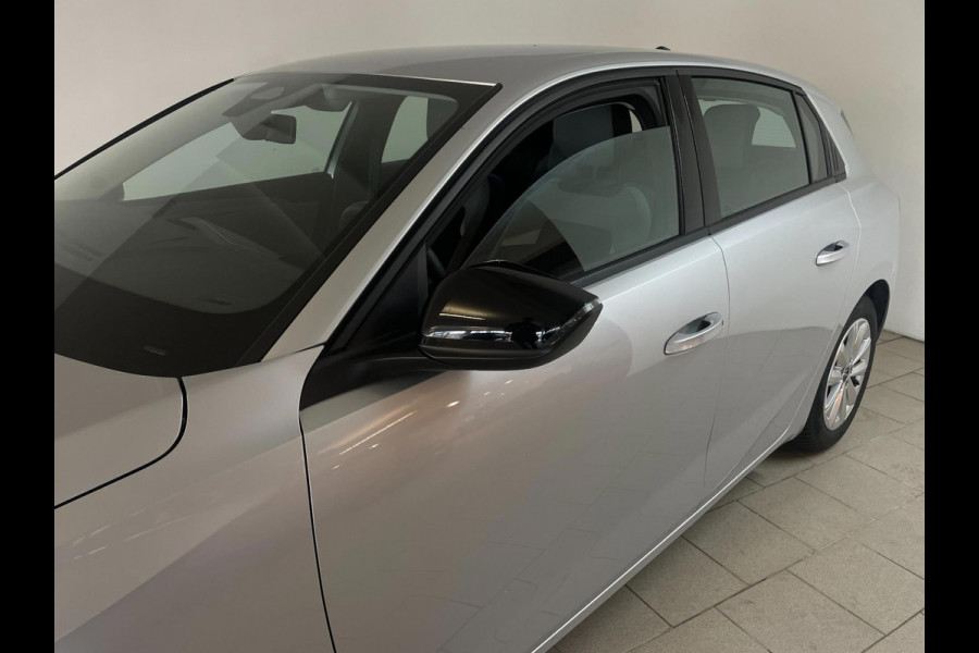 Opel Astra 1.2 Edition 110PK AIRCO NAVI CRUISE TREKHAAK ELEK RAMEN APPLE CARPLAY MULTI STUUR START KNOP VELGEN NIEUWSTAAT