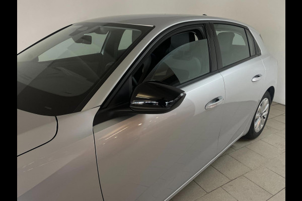 Opel Astra 1.2 Edition 110PK AIRCO NAVI CRUISE TREKHAAK ELEK RAMEN APPLE CARPLAY MULTI STUUR START KNOP VELGEN NIEUWSTAAT