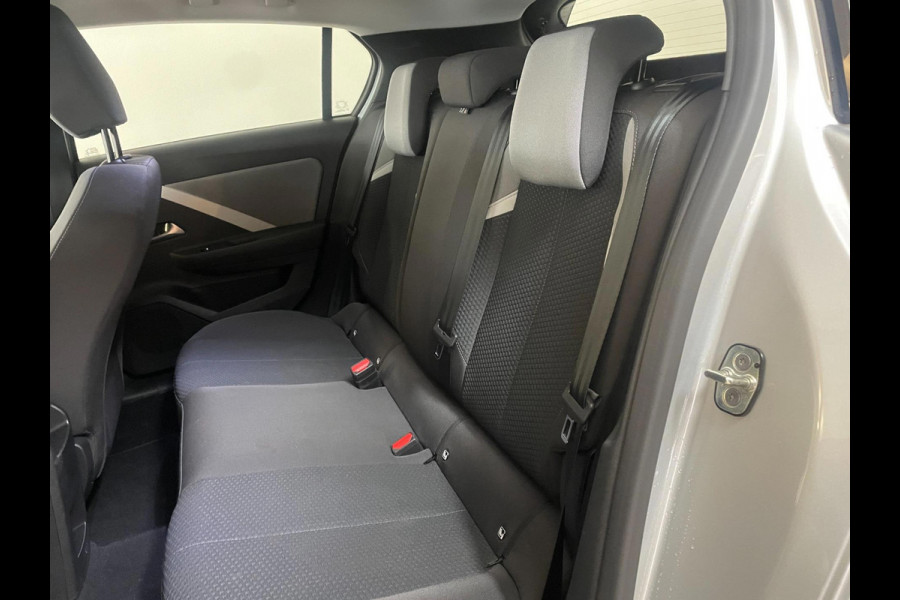 Opel Astra 1.2 Edition 110PK AIRCO NAVI CRUISE TREKHAAK ELEK RAMEN APPLE CARPLAY MULTI STUUR START KNOP VELGEN NIEUWSTAAT