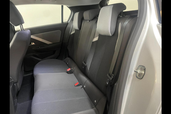 Opel Astra 1.2 Edition 110PK AIRCO NAVI CRUISE TREKHAAK ELEK RAMEN APPLE CARPLAY MULTI STUUR START KNOP VELGEN NIEUWSTAAT