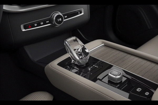 Volvo XC90 T8 455PK Automaat Plug-in Hybrid AWD Ultra Dark / Luchtvering / Bowers & Wilkins / 360 Camera / Head Up Display / Gelamineerde Ramen / 22'' Velgen /