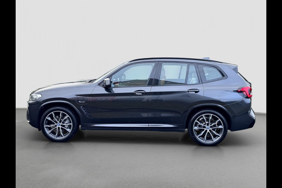 BMW X3 XDrive30e M-Sport | Pano | Elektrische stoelen | Trekhaak | Sfeerverlichting | Keyless | Carplay | Dealer onderhouden