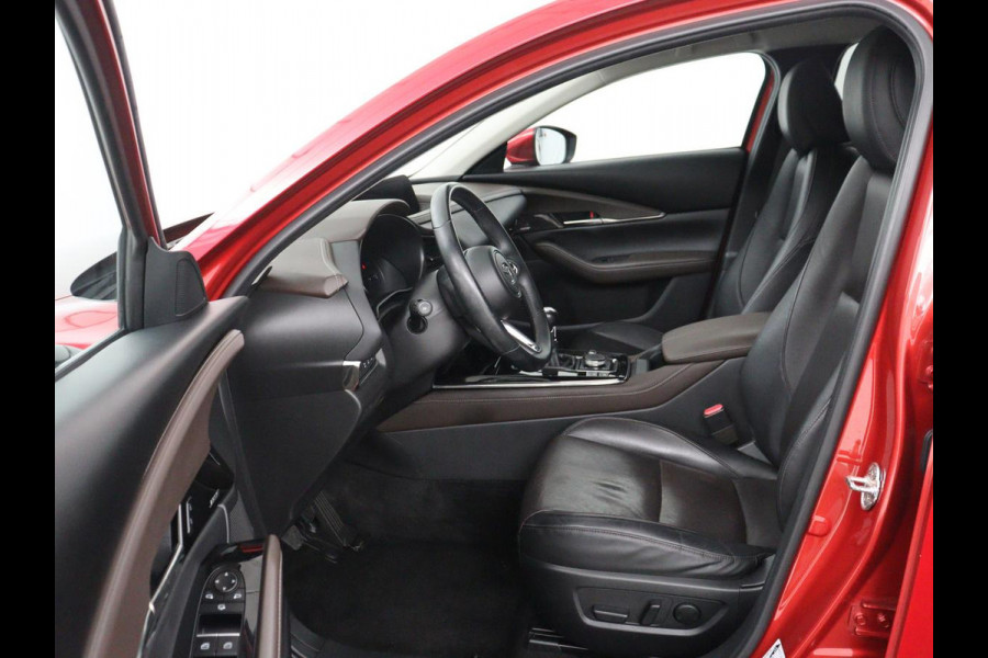 Mazda CX-30 2.0 e-SkyActiv-X M Hybrid Luxury | Stoelverwarming | Head-Up | Leder | Bose Surround | Camera | Carplay | Keyless | Navigatie | Full LED | Stuurverwarming | Climate control