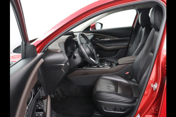 Mazda CX-30 2.0 e-SkyActiv-X M Hybrid Luxury | Stoelverwarming | Head-Up | Leder | Bose Surround | Camera | Carplay | Keyless | Navigatie | Full LED | Stuurverwarming | Climate control