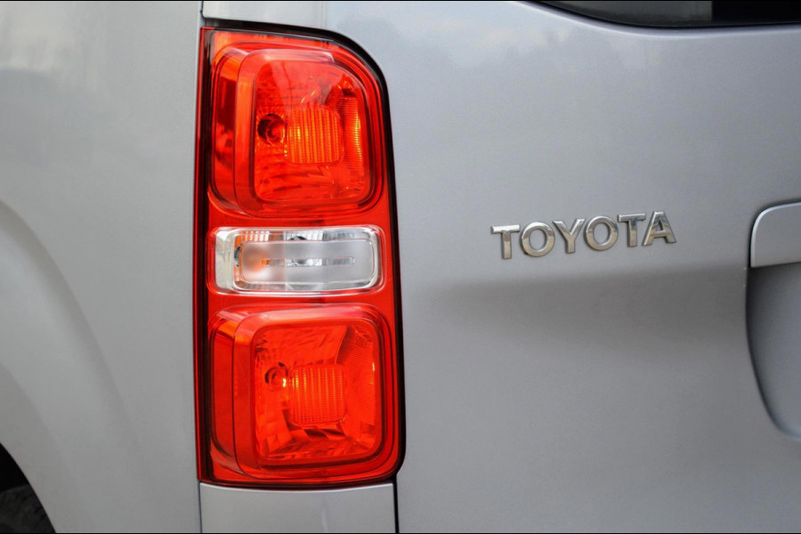 Toyota Proace Shuttle 1.5 D-4D Navigator Medium