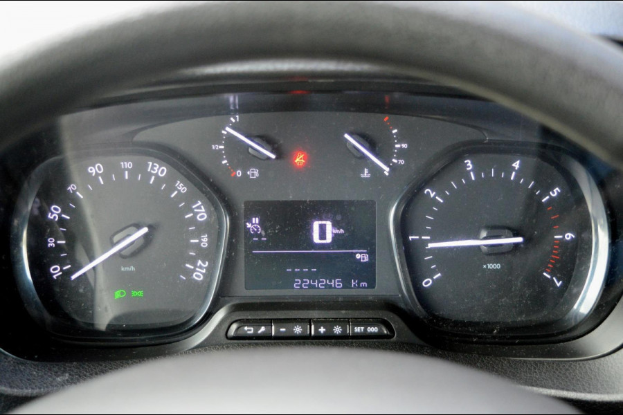 Toyota Proace Shuttle 1.5 D-4D Navigator Medium