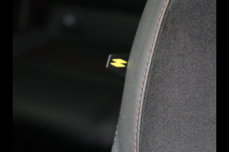 Renault Arkana 1.6 E-Tech Hybrid 145 R.S. Line | Panoramadak | Leder/Alcantara | Trekhaak | Stoelverwarming | Adaptive cruise | Camera | Carplay | Keyless | Park Assist | Full LED | Navigatie | Stuurverwarming