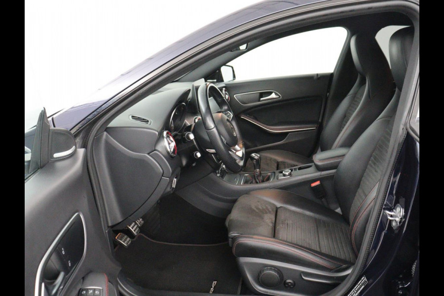 Mercedes-Benz CLA-Klasse Shooting Brake 180 AMG | Stoelverwarming | Leder/Alcantara | Harman/Kardon | Camera | Full LED | Carplay | Navigatie | Cruise control | Airco | Park Assist