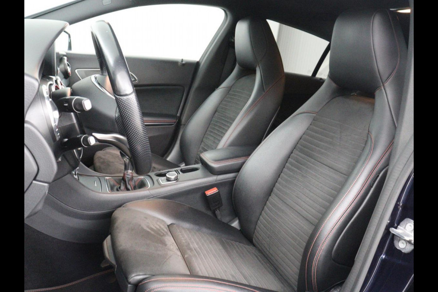 Mercedes-Benz CLA-Klasse Shooting Brake 180 AMG | Stoelverwarming | Leder/Alcantara | Harman/Kardon | Camera | Full LED | Carplay | Navigatie | Cruise control | Airco | Park Assist