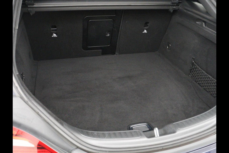 Mercedes-Benz CLA-Klasse Shooting Brake 180 AMG | Stoelverwarming | Leder/Alcantara | Harman/Kardon | Camera | Full LED | Carplay | Navigatie | Cruise control | Airco | Park Assist