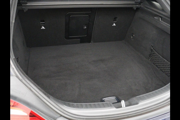 Mercedes-Benz CLA-Klasse Shooting Brake 180 AMG | Stoelverwarming | Leder/Alcantara | Harman/Kardon | Camera | Full LED | Carplay | Navigatie | Cruise control | Airco | Park Assist