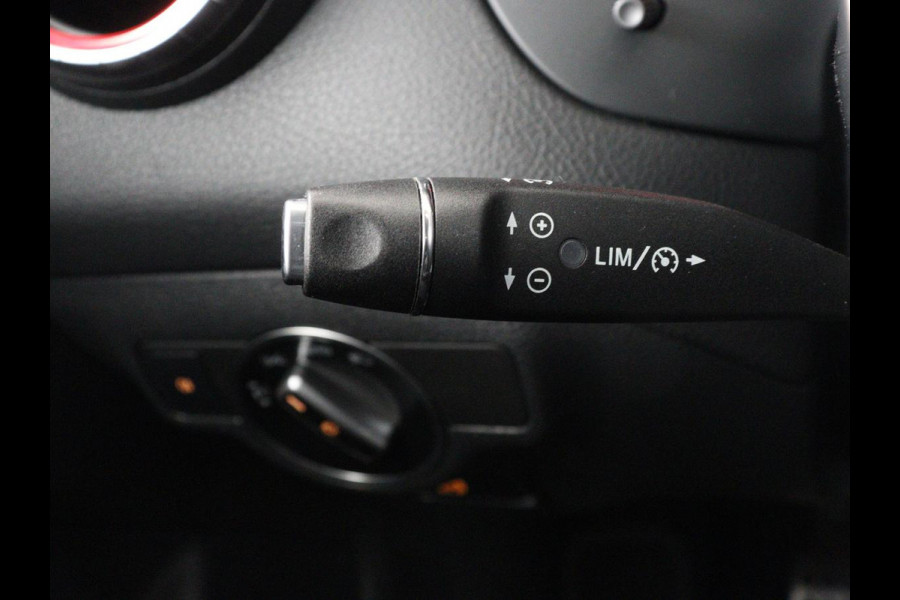 Mercedes-Benz CLA-Klasse Shooting Brake 180 AMG | Stoelverwarming | Leder/Alcantara | Harman/Kardon | Camera | Full LED | Carplay | Navigatie | Cruise control | Airco | Park Assist