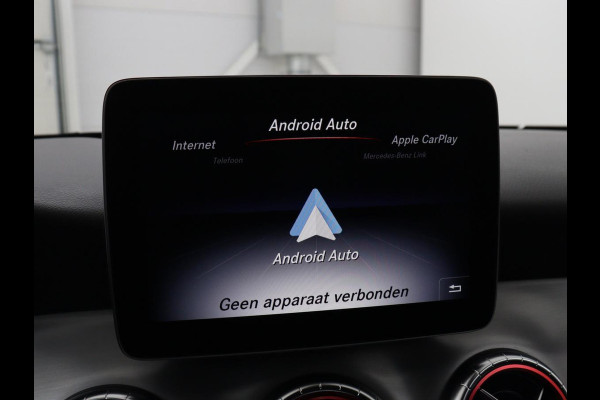 Mercedes-Benz CLA-Klasse Shooting Brake 180 AMG | Stoelverwarming | Leder/Alcantara | Harman/Kardon | Camera | Full LED | Carplay | Navigatie | Cruise control | Airco | Park Assist