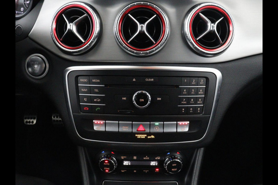 Mercedes-Benz CLA-Klasse Shooting Brake 180 AMG | Stoelverwarming | Leder/Alcantara | Harman/Kardon | Camera | Full LED | Carplay | Navigatie | Cruise control | Airco | Park Assist