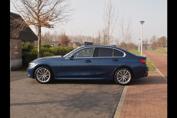 BMW 3 Serie 318i High Executive | Laser Led | Schuifdak | Camera | Sfeerverlichting | Sport stoelen leer | Zwarte Hemel |