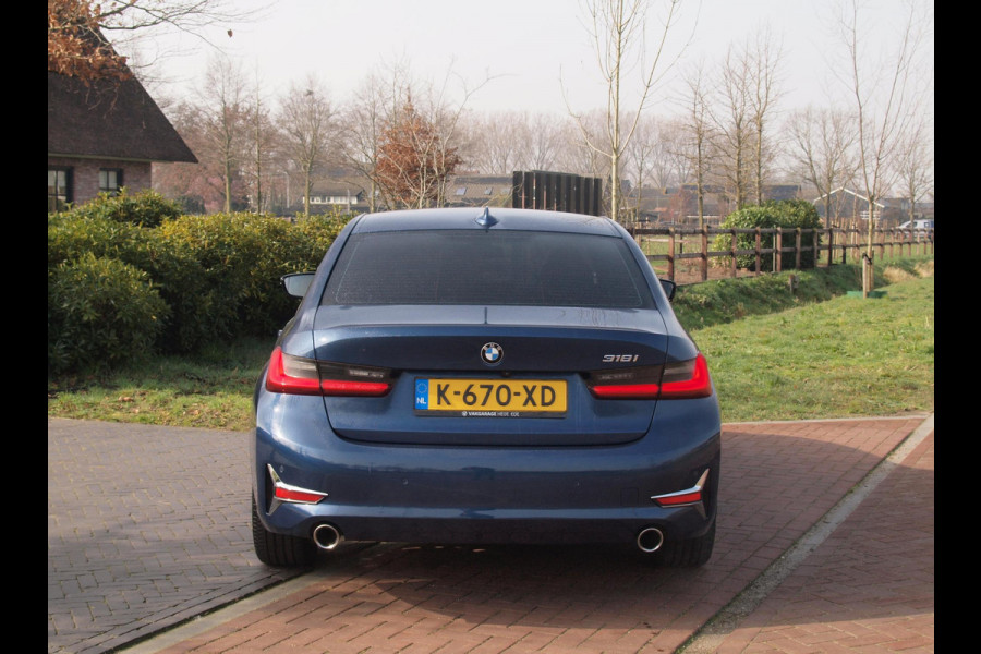 BMW 3 Serie 318i High Executive | Laser Led | Schuifdak | Camera | Sfeerverlichting | Sport stoelen leer | Zwarte Hemel |