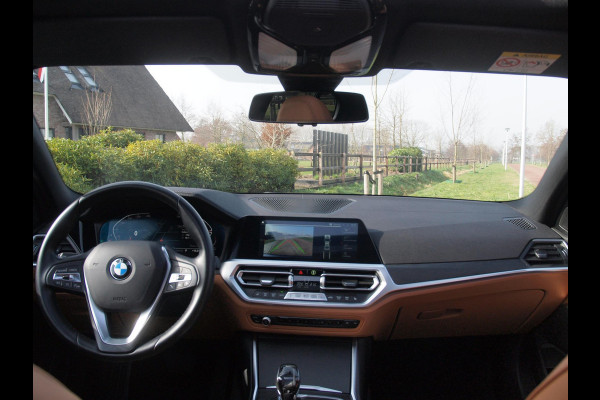 BMW 3 Serie 318i High Executive | Laser Led | Schuifdak | Camera | Sfeerverlichting | Sport stoelen leer | Zwarte Hemel |