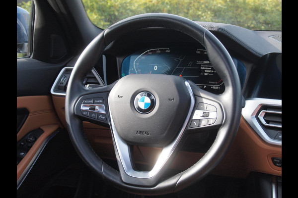 BMW 3 Serie 318i High Executive | Laser Led | Schuifdak | Camera | Sfeerverlichting | Sport stoelen leer | Zwarte Hemel |