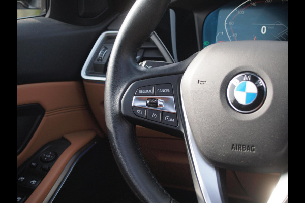 BMW 3 Serie 318i High Executive | Laser Led | Schuifdak | Camera | Sfeerverlichting | Sport stoelen leer | Zwarte Hemel |