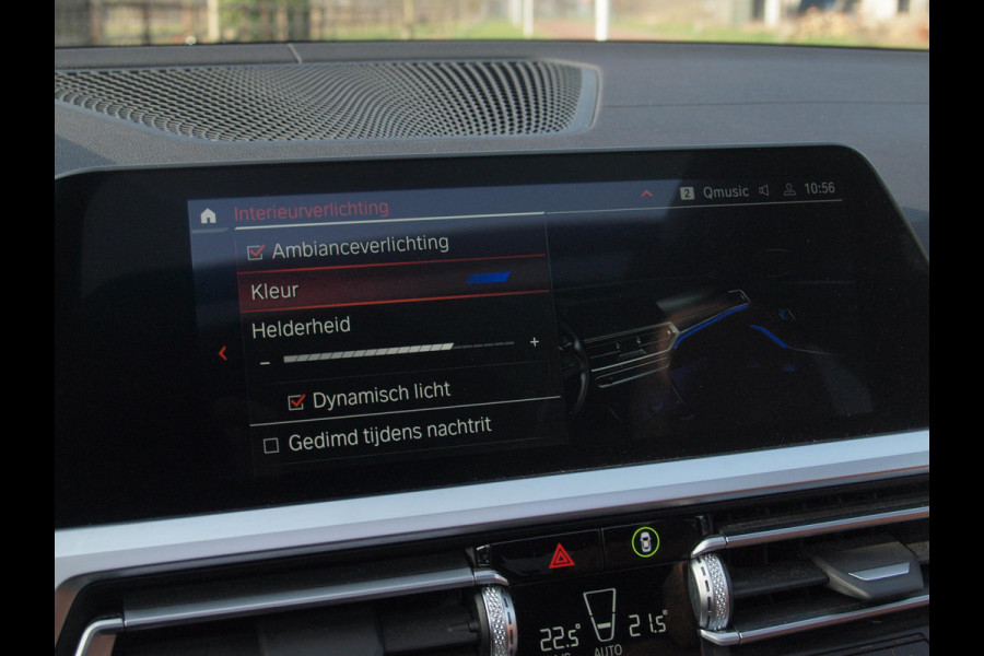 BMW 3 Serie 318i High Executive | Laser Led | Schuifdak | Camera | Sfeerverlichting | Sport stoelen leer | Zwarte Hemel |