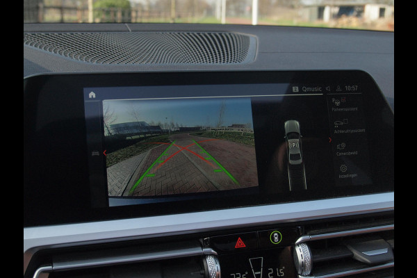 BMW 3 Serie 318i High Executive | Laser Led | Schuifdak | Camera | Sfeerverlichting | Sport stoelen leer | Zwarte Hemel |