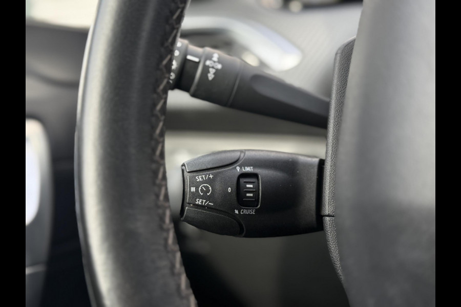 Peugeot 2008 1.2 PureTech Allure 2e Eigenaar|Navi|Pano|Camera|Clima|Cruise|PDC|N.A.P|APK tot 10-2027