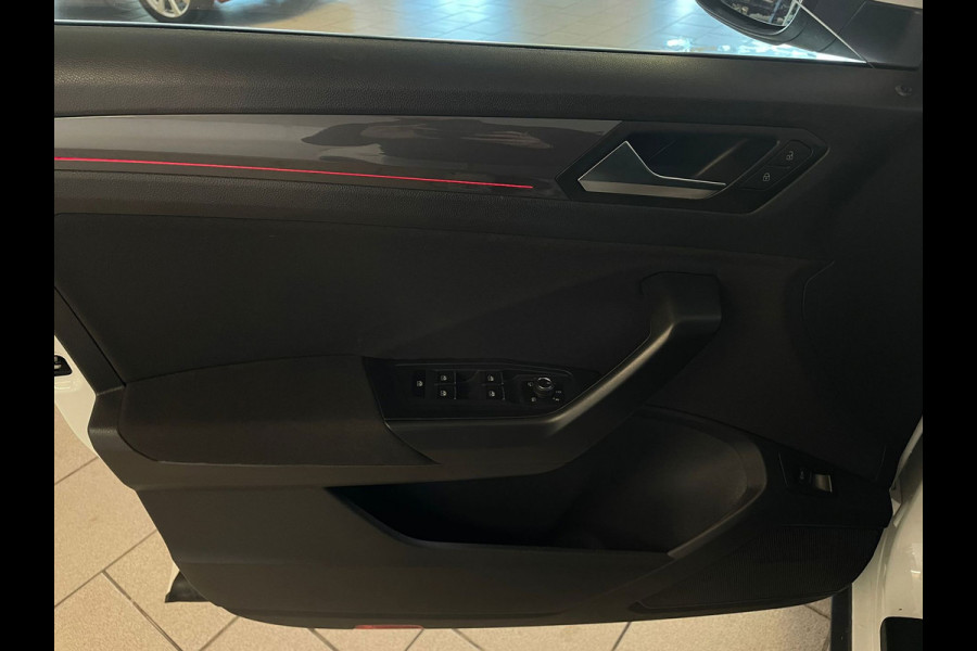 Volkswagen T-Roc 1.5 TSI Sport Business R-Line DSG AUTOMAAT AIRCO CLIMA NAVI CRUISE STOELVERW PDC CAM VIRT COCKPIT NIEUWSTAAT