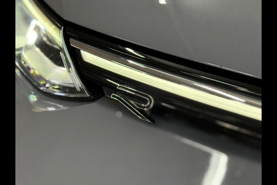 Volkswagen Golf 1.5 eTSI R-Line | IQ LED | Licht + Zicht | Discover Media | Camera | Comfort Pakket | CarPlay | DAB+ |