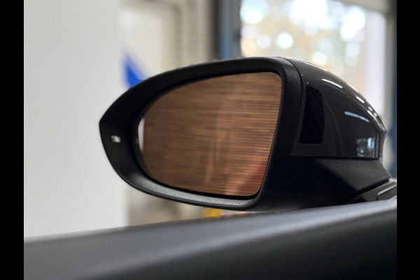 Volkswagen Golf 1.5 eTSI R-Line | IQ LED | Licht + Zicht | Discover Media | Camera | Comfort Pakket | CarPlay | DAB+ |